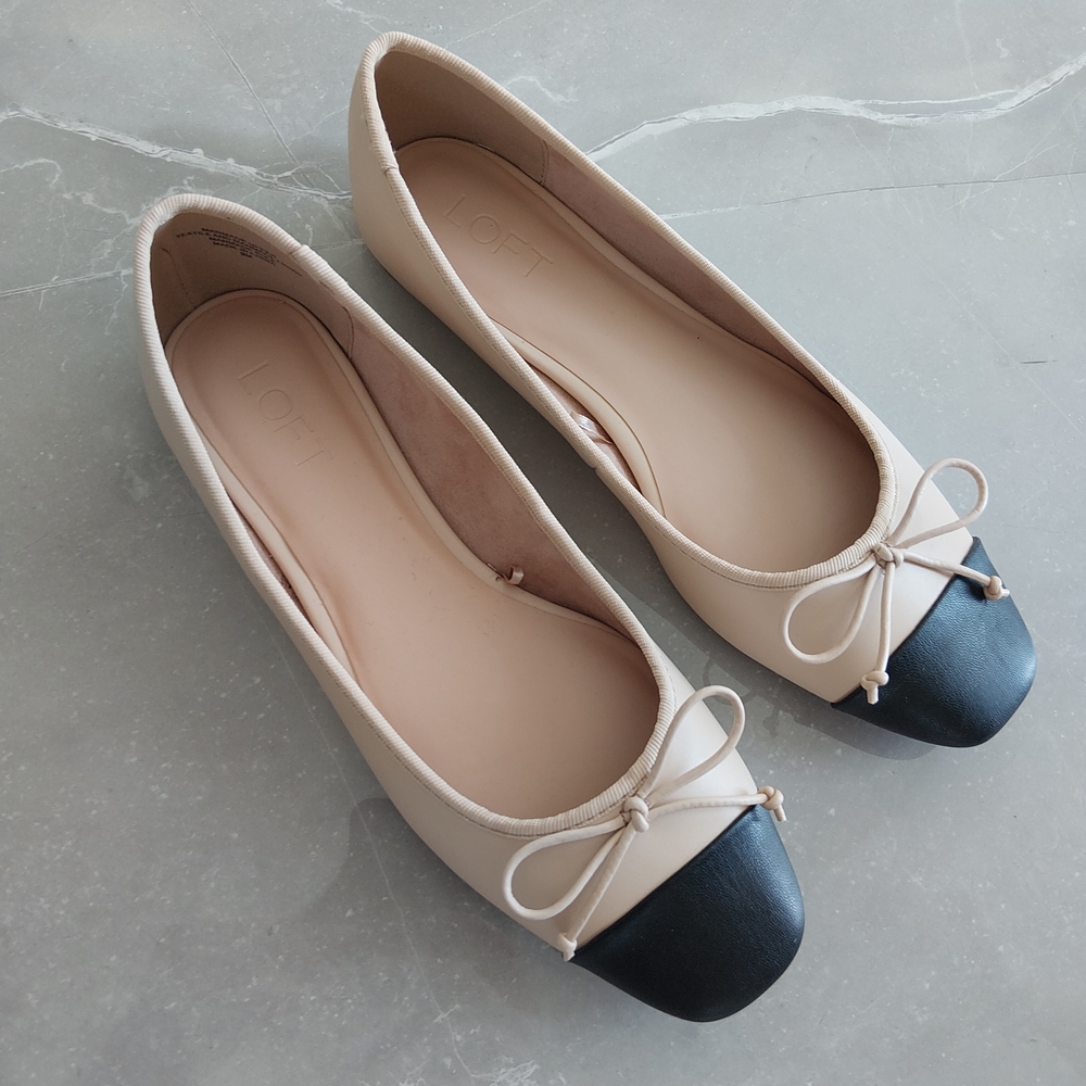 LOFT Women's Cream and Black Ballet Flats